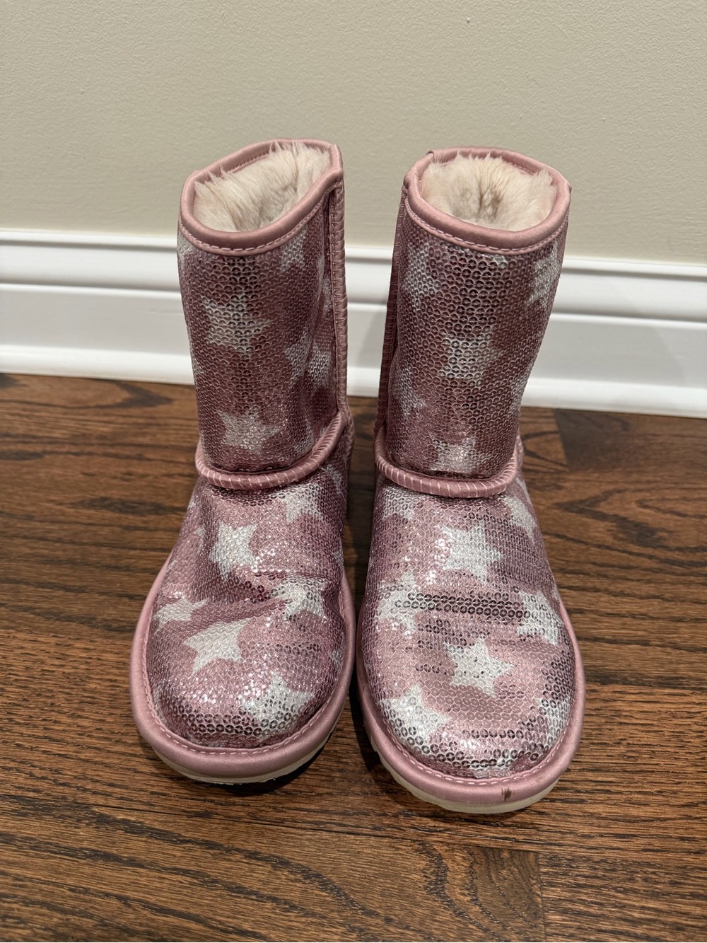 UGG Pink Metallic Star Shearling Boots Women’s Size 5